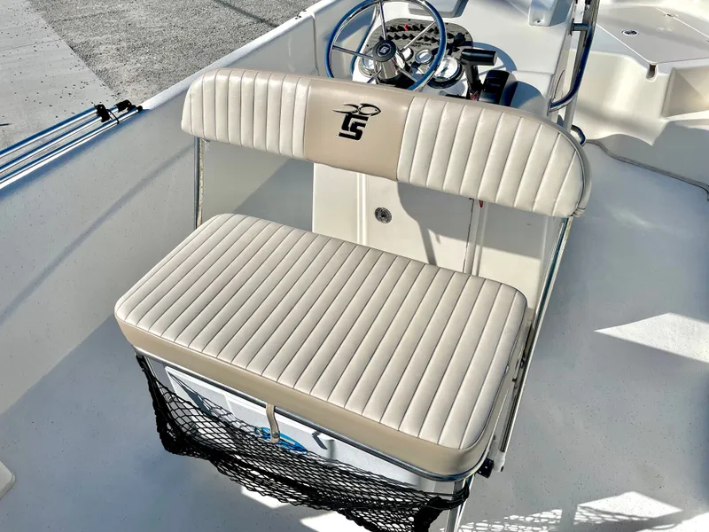 Slide: The Image of Carolina 178 DLV 2015 - 9