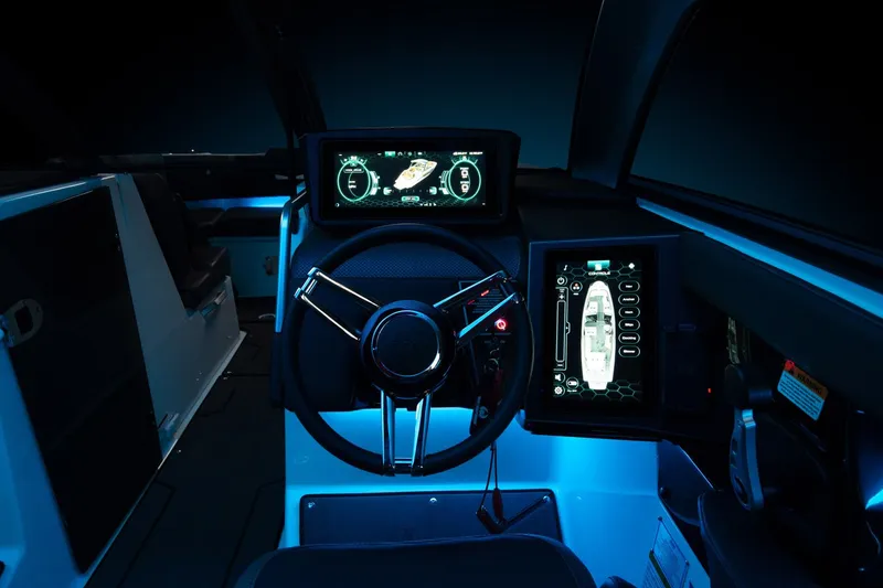 Slide: The Image of Scarab 285 LX Wake 2025 - 10