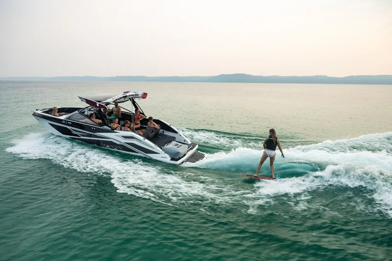 Slide: The Image of Scarab 285 LX Wake 2025 - 15