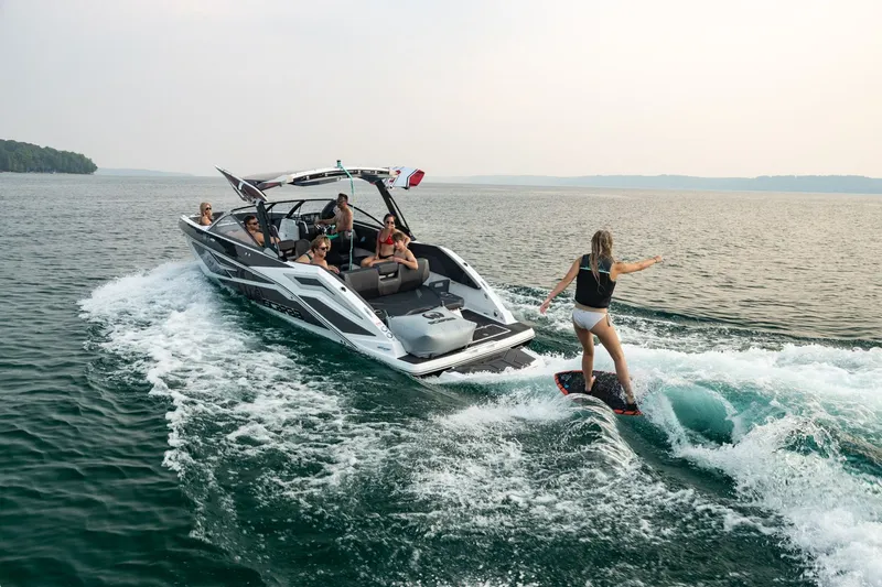 Slide: The Image of Scarab 285 LX Wake 2025 - 17