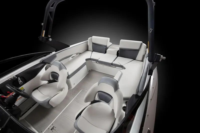 Slide: The Image of Scarab 215 SE 2025 - 11