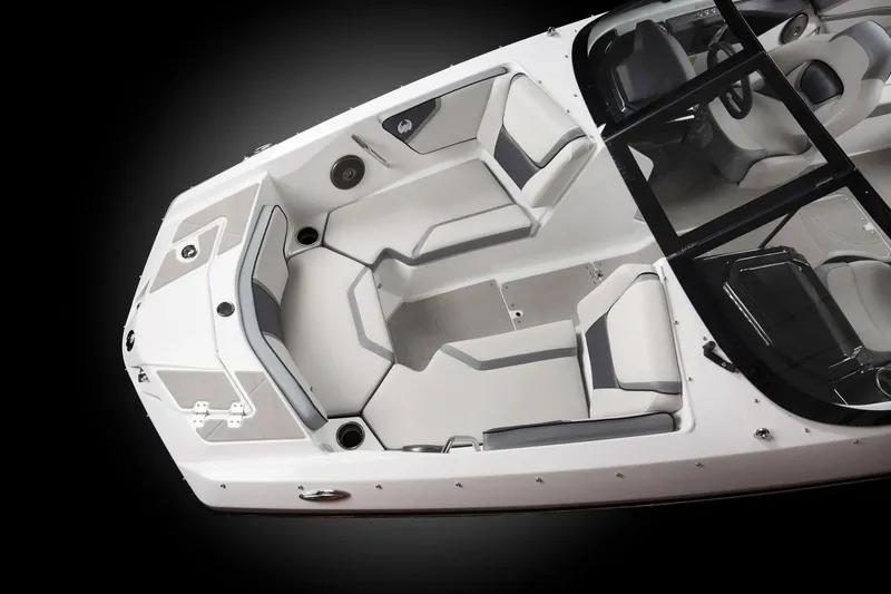 Slide: The Image of Scarab 215 SE 2025 - 12