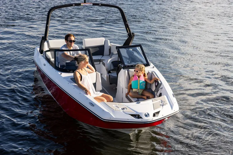 Slide: The Image of Scarab 215 SE 2025 - 14