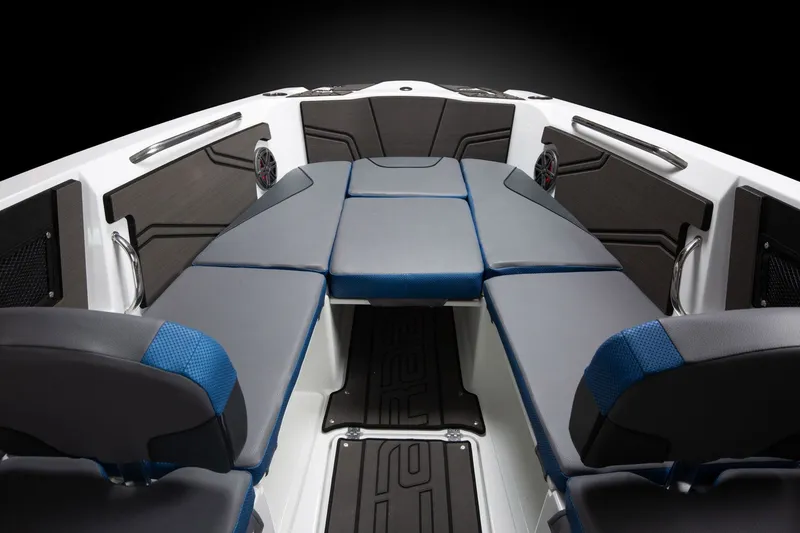 Slide: The Image of Scarab 255 Open LX 2026 - 15