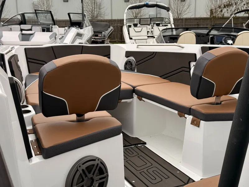 Slide: The Image of Scarab 255 Open LX 2026 - 18