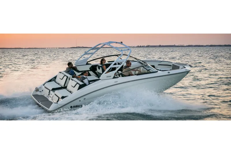 Slide: The Image of Yamaha 252S 2025 - 10