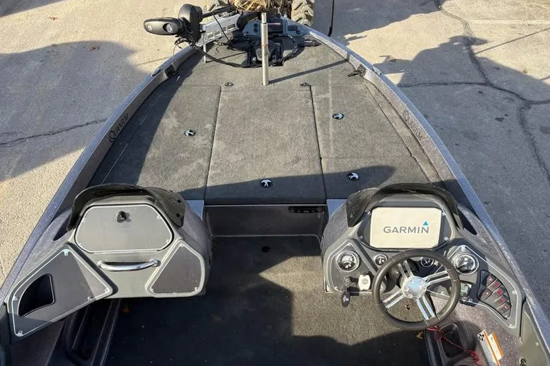 Slide: The Image of 2011 Ranger Z118 Comanche boat interior with Garmin navigation system. - 9