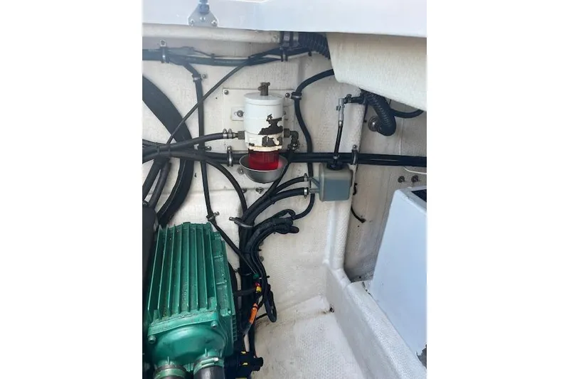 Slide: The Image of Engine compartment of 2015 Comercial Water Sports Ocean Pro 31 boat. - 11
