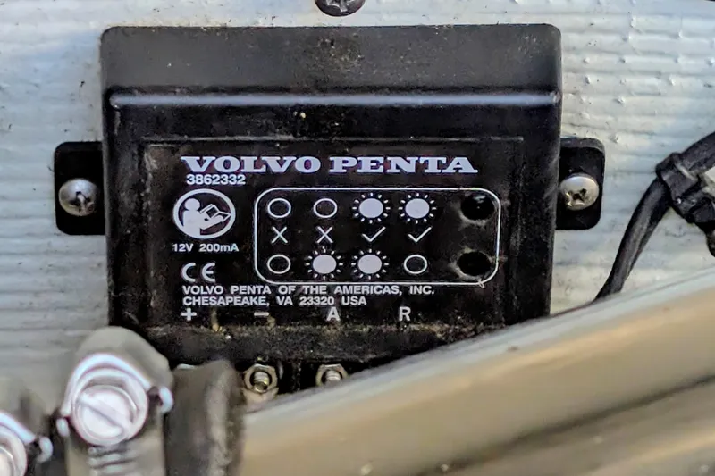 Slide: The Image of Volvo Penta component on 2008 Chris-Craft Launch 25 boat, model 3862332, 12V 200mA. - 9