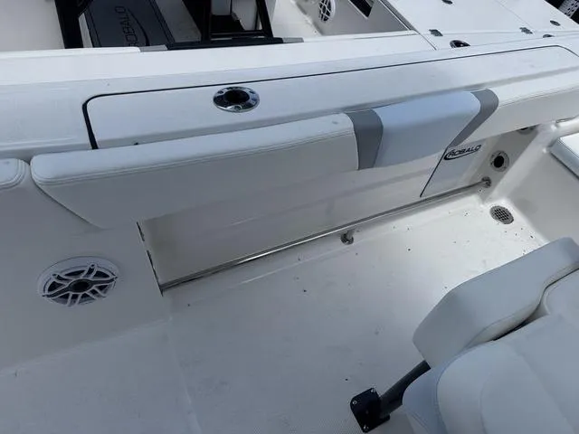 Slide: The Image of Robalo R232 Explorer 2025 - 20