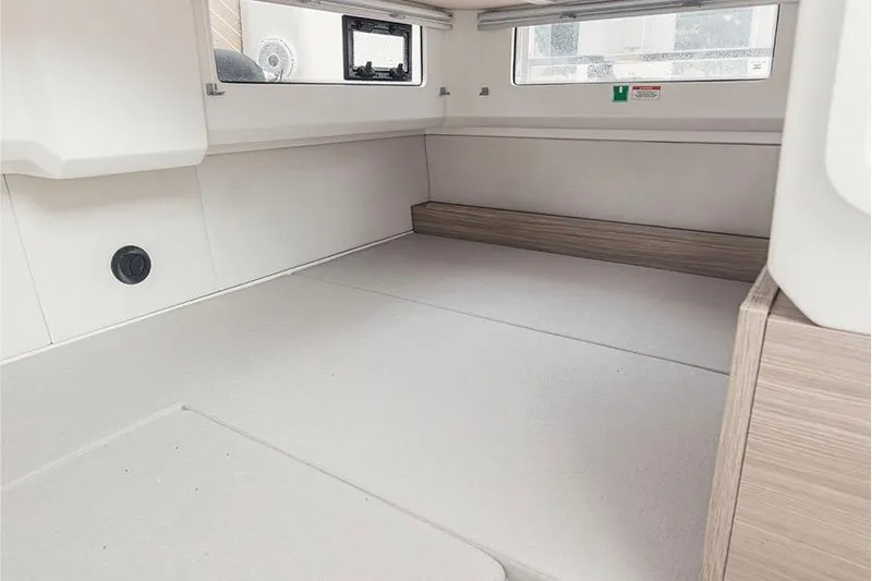 Slide: The Image of Aft Cabin Sador 400 GTO - 28