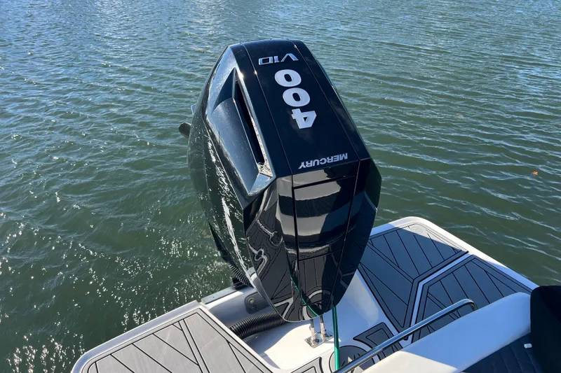 Slide: The Image of 2023 Monterey 275SS Super Sport with Mercury 400 outboard engine on water. - 28