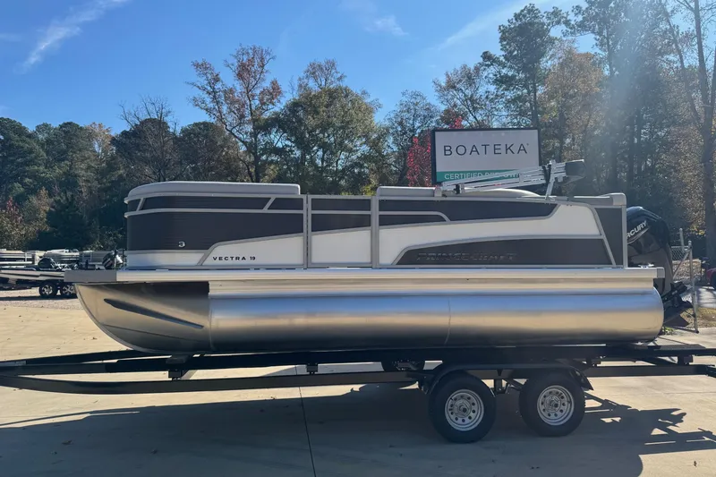 The Image of 2026 Princecraft Vectra 19 L pontoon boat on trailer at Boateka dealership. - 0