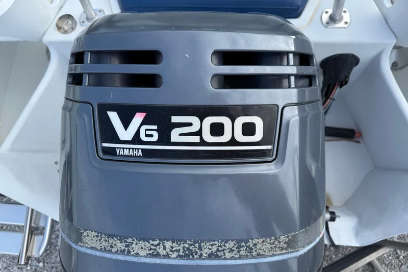 Slide: The Image of Yamaha V6 200 outboard motor on 1998 Cape Horn 19 CC boat. - 5
