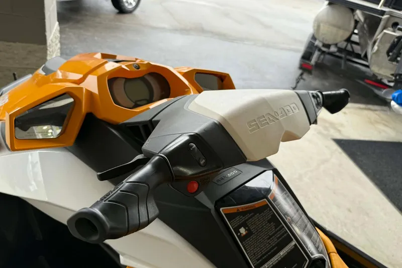 Slide: The Image of 2018 Seadoo GTI SE 155 handlebars and dashboard, close-up view. - 5