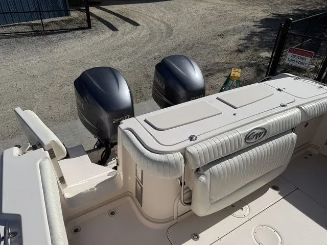 Slide: The Image of Grady-White Express 330 2006 - 12