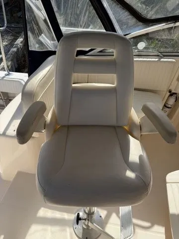 Slide: The Image of Grady-White Express 330 2006 - 21