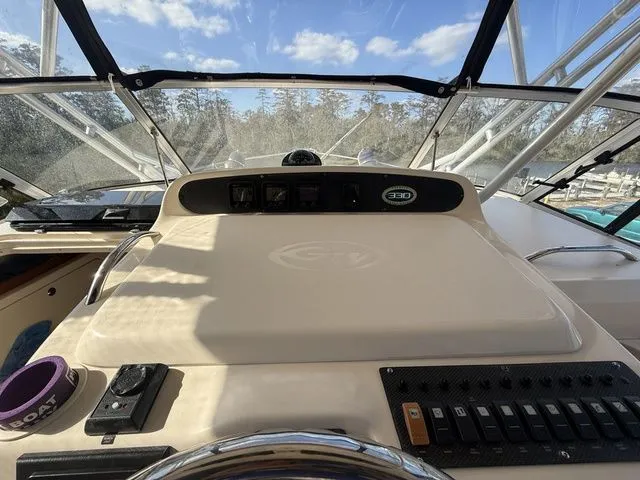 Slide: The Image of Grady-White Express 330 2006 - 28