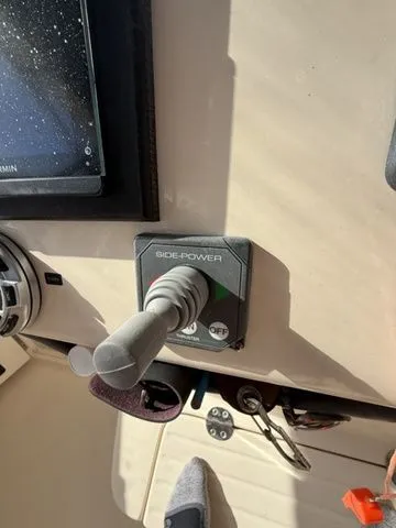 Slide: The Image of Grady-White Express 330 2006 - 30