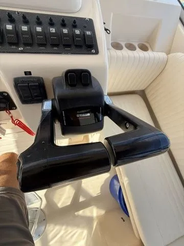 Slide: The Image of Grady-White Express 330 2006 - 33