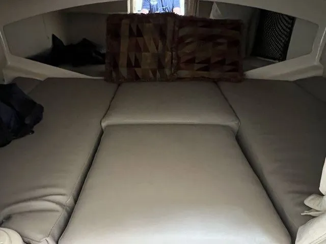 Slide: The Image of Grady-White Express 330 2006 - 42