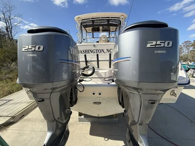 Slide: The Image of Grady-White Express 330 2006 - 5