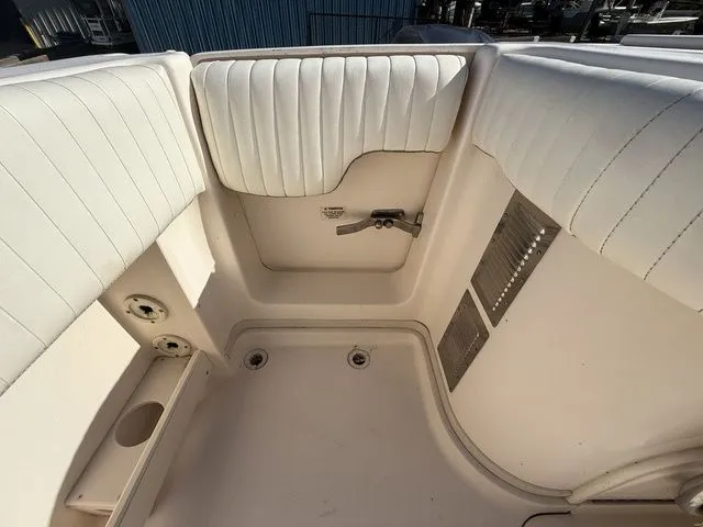 Slide: The Image of Grady-White Express 330 2006 - 9