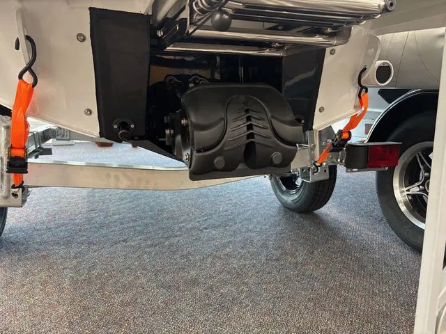 Slide: The Image of Highfield Velox 420 2025 - 8