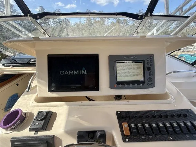 Slide: The Image of Grady-White Express 330 2006 - 27