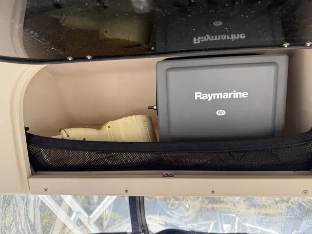 Slide: The Image of Grady-White Express 330 2006 - 37