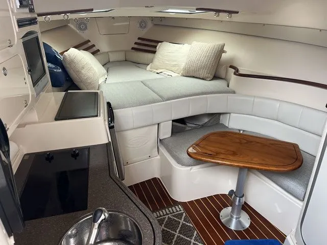 Slide: The Image of Grady-White Express 330 2006 - 38