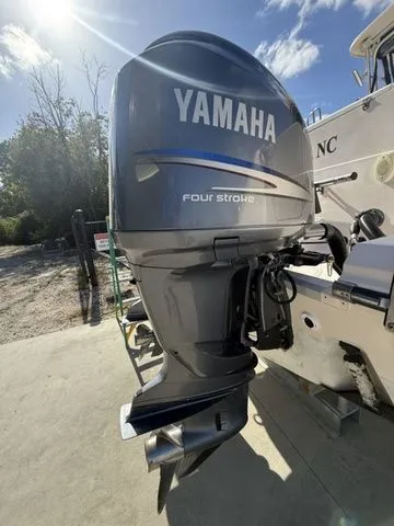 Slide: The Image of Grady-White Express 330 2006 - 6