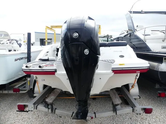 Slide: The Image of Sea Ray SPX 210 Outboard 2021 - 4