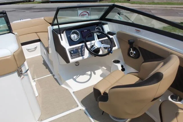 Slide: The Image of Sea Ray SPX 230 Outboard 2019 - 16