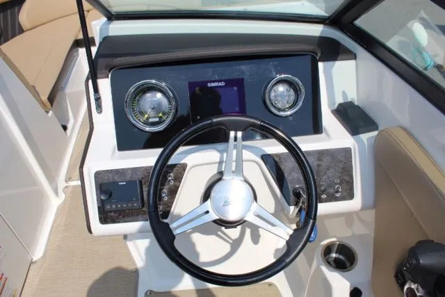 Slide: The Image of Sea Ray SPX 230 Outboard 2019 - 19