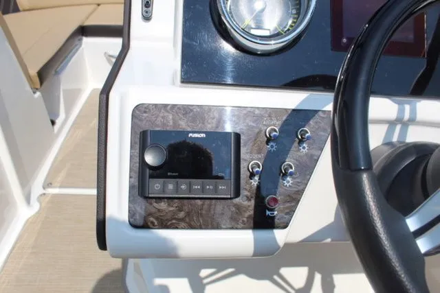 Slide: The Image of Sea Ray SPX 230 Outboard 2019 - 20
