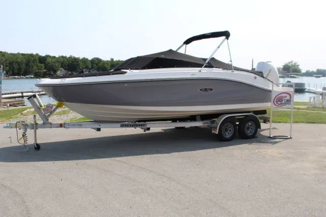 Slide: The Image of Sea Ray SPX 230 Outboard 2019 - 24