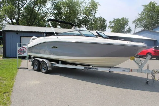 Slide: The Image of Sea Ray SPX 230 Outboard 2019 - 7