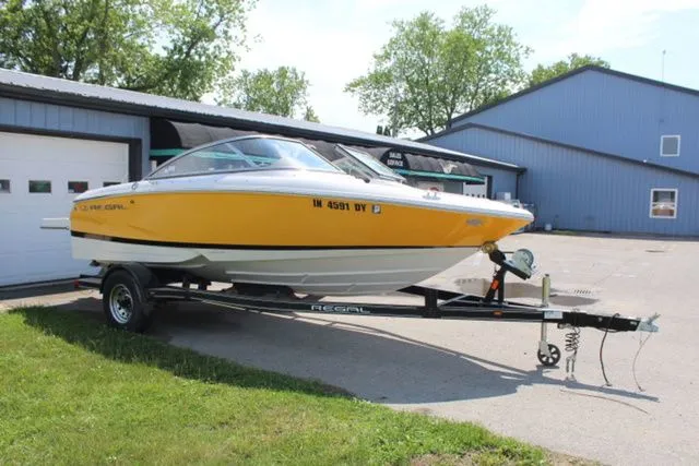 Slide: The Image of Regal 1900 ES Bowrider 2016 - 5