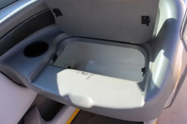 Slide: The Image of Crownline Boats 202 BR 2002 - 17