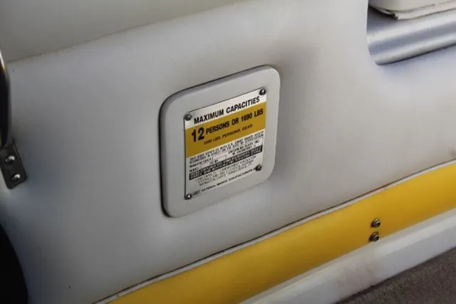 Slide: The Image of Crownline Boats 202 BR 2002 - 19