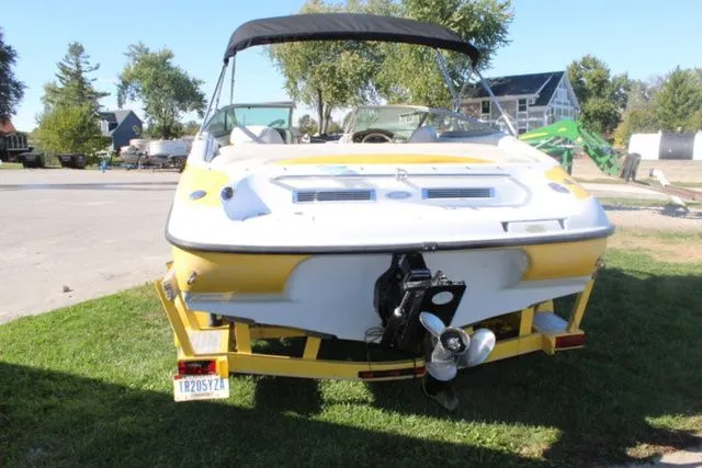 Slide: The Image of Crownline Boats 202 BR 2002 - 3