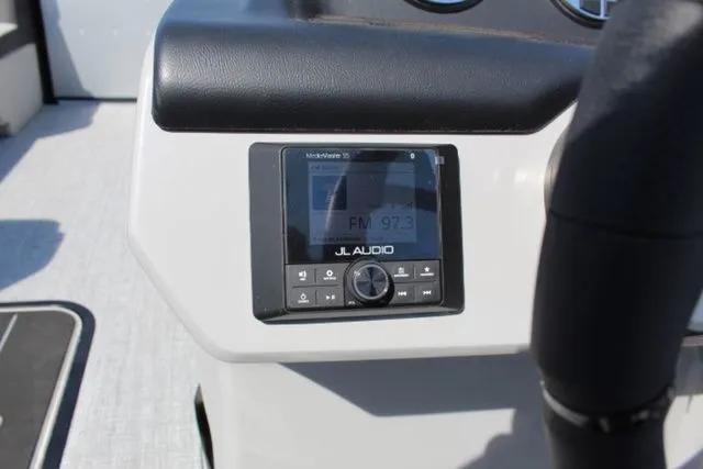 Slide: The Image of Harris Cruiser 230 SLDH 2PC 2025 - 16