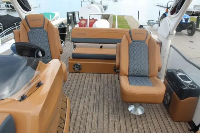 Slide: The Image of Harris Grand Mariner 250 SLDH 2025 - 11