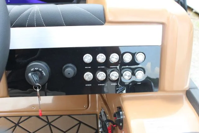 Slide: The Image of Harris Grand Mariner 250 SLDH 2025 - 16