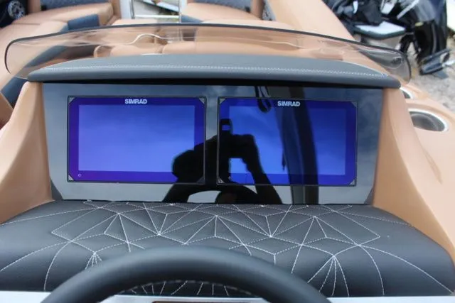 Slide: The Image of Harris Grand Mariner 250 SLDH 2025 - 18