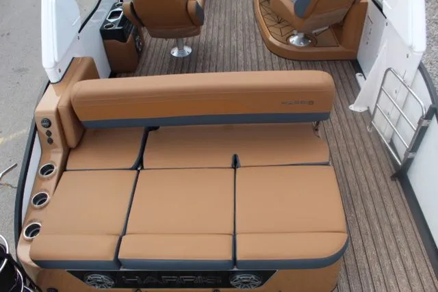 Slide: The Image of Harris Grand Mariner 250 SLDH 2025 - 7