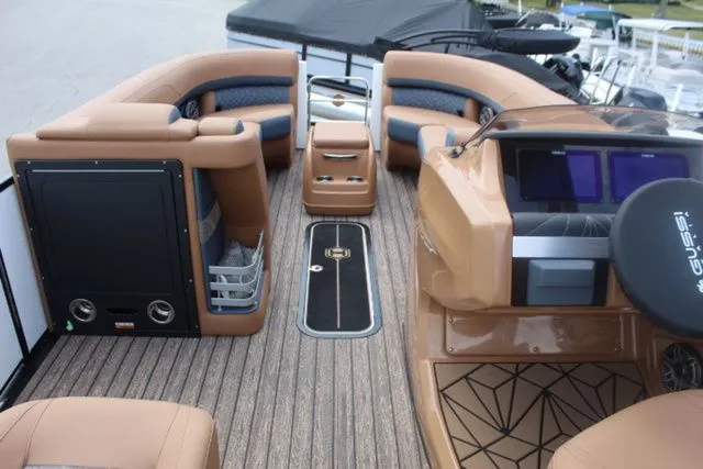 Slide: The Image of Harris Grand Mariner 250 SLDH 2025 - 8