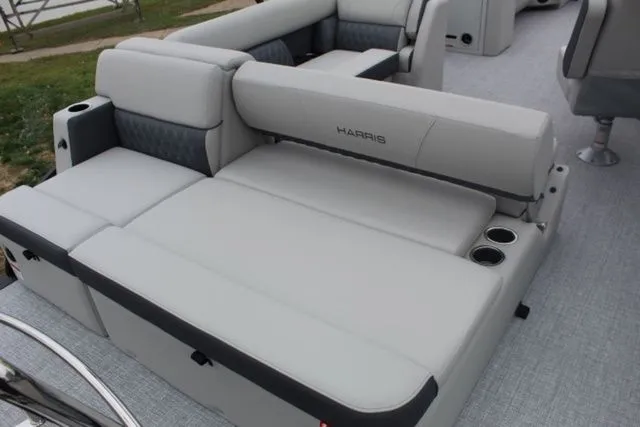 Slide: The Image of Harris Cruiser 250 SL 2026 - 13