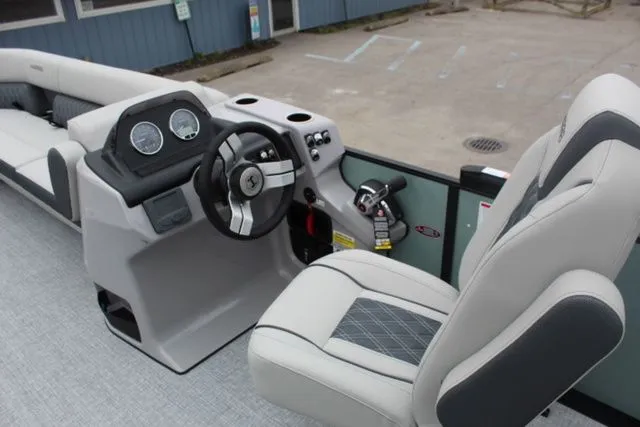 Slide: The Image of Harris Cruiser 250 SL 2026 - 16